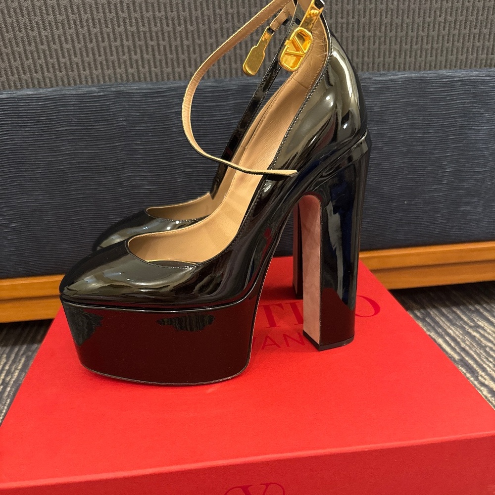 New Valentino Platforms size 37